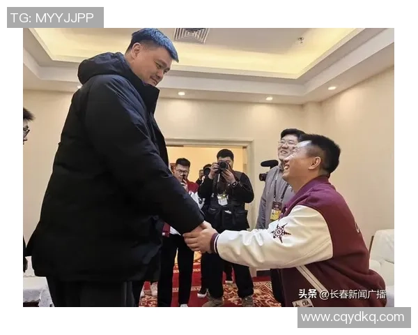 姚明亲临菲律宾引发热议球迷欢呼期待与篮球明星互动 姚明亲临菲律宾引发热议球迷欢呼期待与篮球明星互动