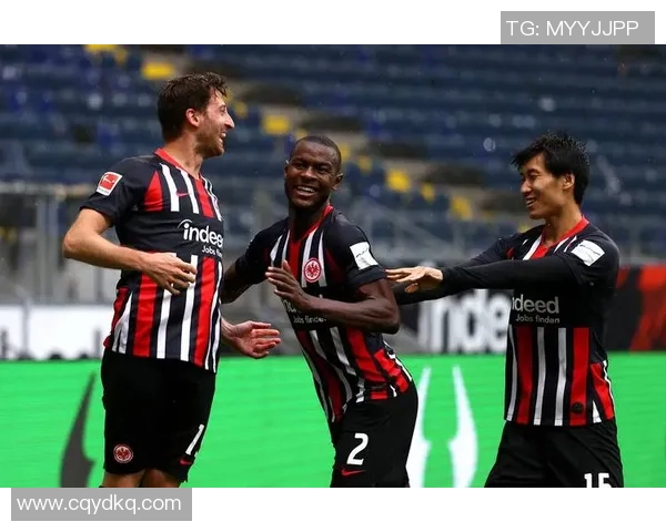 欧联杯激战莱比锡与曼联平局点球大战引发争议与全场沸腾