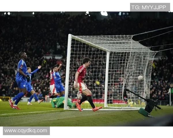 足总杯激战尤文图斯逆转曼联补时绝杀全场沸腾