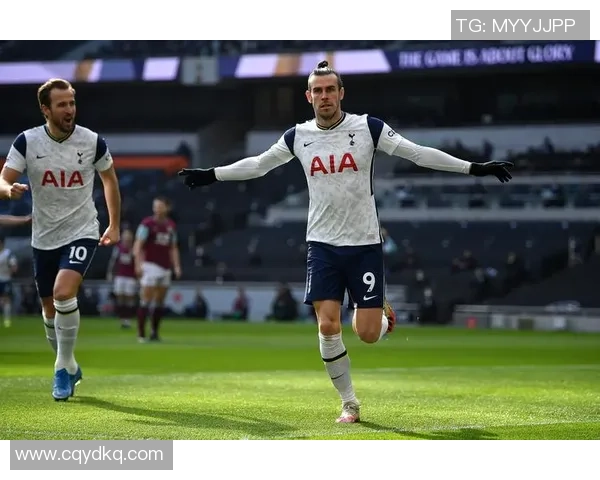 意甲激战切尔西险胜曼联争议判罚引发全场热议