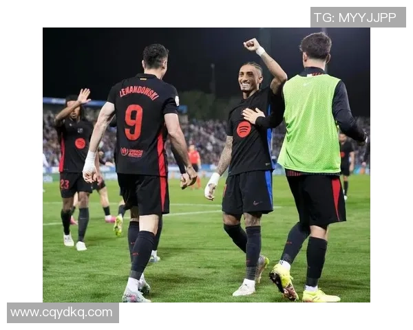 国王杯精彩对决多特蒙德大胜巴萨帽子戏法点燃全场激情