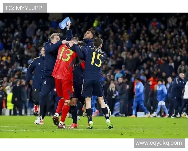 欧联杯精彩对决皇马绝杀马竞全场沸腾瞬间回顾 欧联杯精彩对决皇马绝杀马竞全场沸腾瞬间回顾