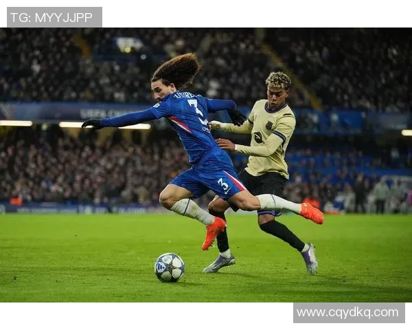 巴萨与切尔西友谊赛战平乌龙球瞬间引发全场热烈反响